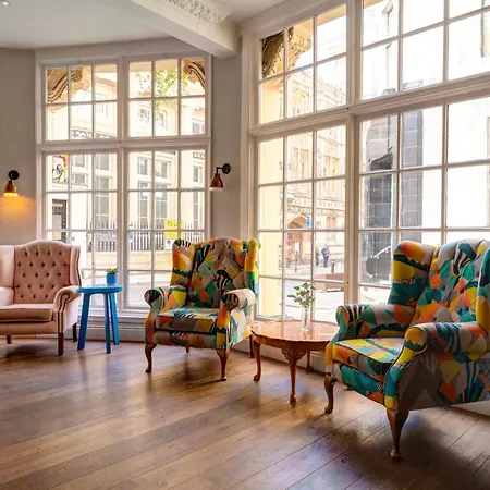 The Grand By Sunday בריסטול