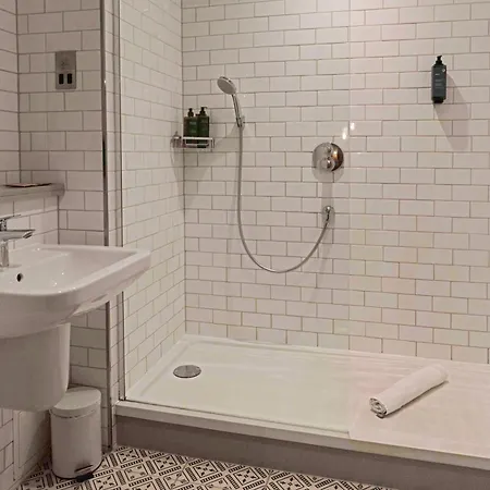 The Grand By Sunday מלון 4*