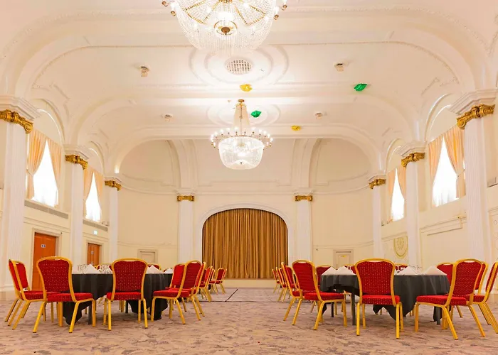 The Grand By Sunday 4* بريستول