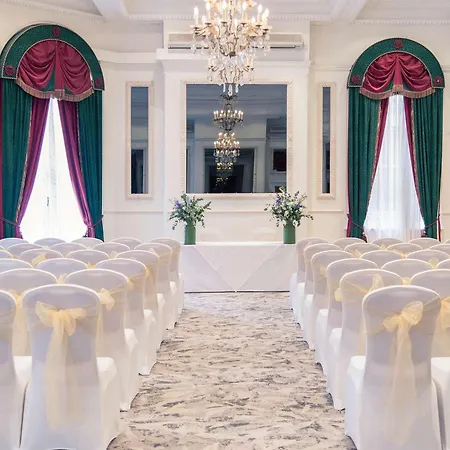 The Grand By Sunday 布里斯托